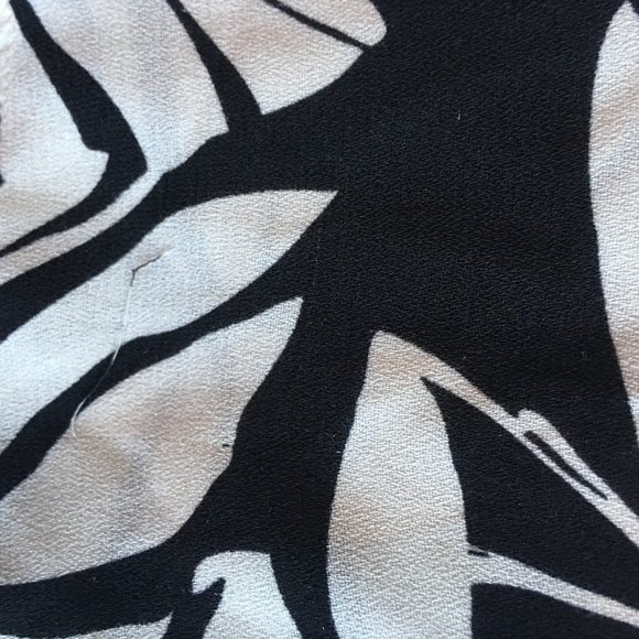 BAR III B&W Tropical Print Crop Top - Picture 5 of 5